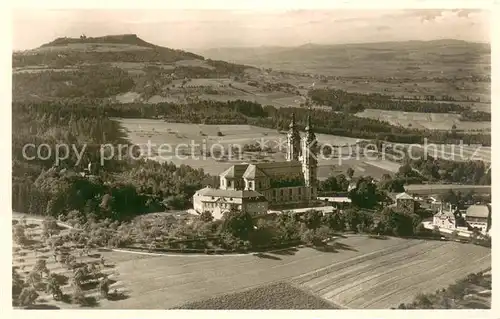 AK / Ansichtskarte Vierzehnheiligen Basilika Fernblick auf den Staffelberg Original Fliegeraufnahme Vierzehnheiligen