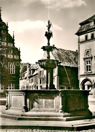 AK / Ansichtskarte Lueneburg Marktbrunnen Saeule mit Figur der Luna und Kleinbronzen an den Wasserschalen Lueneburg