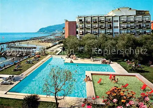 AK / Ansichtskarte Riviera_dei_Fiori Grand Hotel Diana Majestic Schwimmbad und Strand Riviera_dei_Fiori