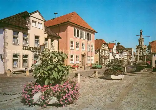 AK / Ansichtskarte Obernkirchen Marktplatz mit Rathaus Obernkirchen