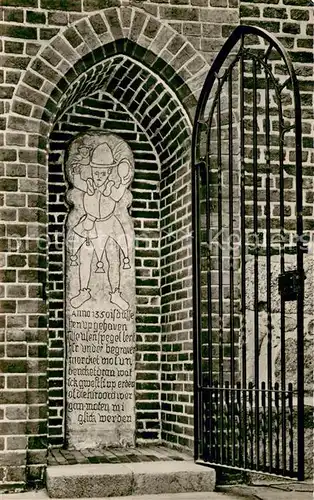 AK / Ansichtskarte Moelln__Lauenburg Eulenspiegel Grabstein St Nicolai Kirche 