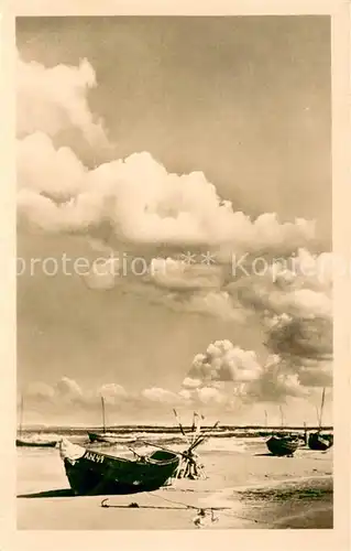 AK / Ansichtskarte Ahlbeck_Ostseebad Ostseestrand Fischerboote Ahlbeck_Ostseebad