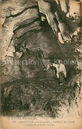 AK / Ansichtskarte Sassenage Interieur des Cuves Cascade de la Sortie du Lac Sassenage