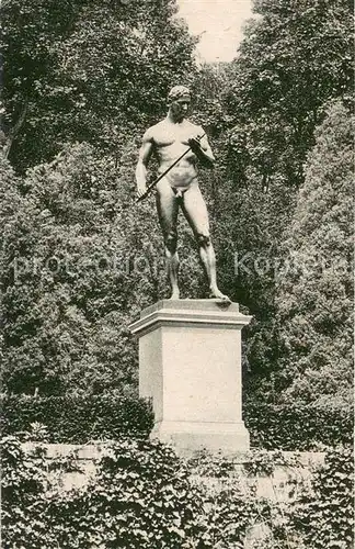 AK / Ansichtskarte Potsdam Park Sanssouci Der Fechter im nordischen Garten Statue Potsdam