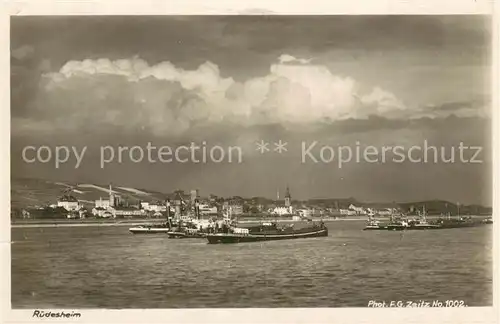 AK / Ansichtskarte Ruedesheim_am_Rhein Gesamtansicht Damper auf dem Rhein 