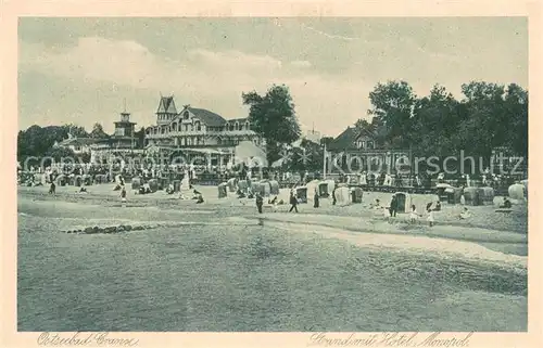 AK / Ansichtskarte Cranz_Ostseebad Strand mit Hotel Monopol Cranz_Ostseebad