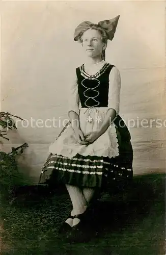 AK / Ansichtskarte Merschwitz Maedchen Foto Merschwitz