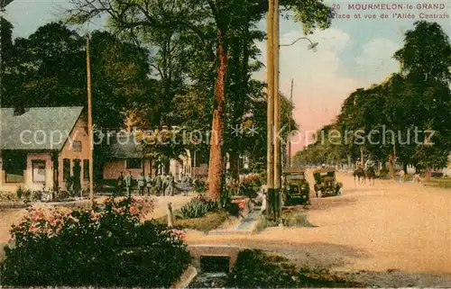 AK / Ansichtskarte Mourmelon le Grand Place et vue de lAllee Centrale Mourmelon le Grand