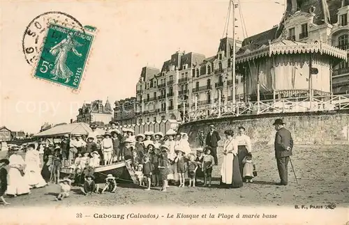 AK / Ansichtskarte Cabourg Le Kiosque et la Plage a maree basse Cabourg