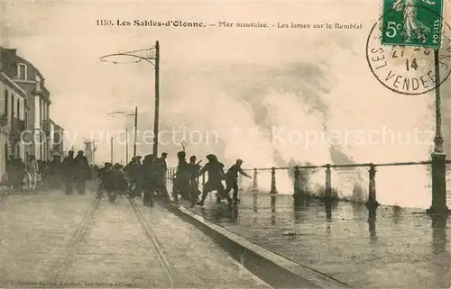 AK / Ansichtskarte Les_Sables d_Olonne Mer mauvaise Les lames sur le Remblai Les_Sables d_Olonne