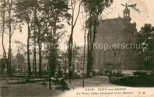 AK / Ansichtskarte Ivry sur Seine Le Parc Jules Coutant et la Mairie Ivry sur Seine