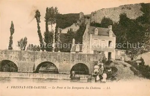 AK / Ansichtskarte Fresnay sur Sarthe Le Pont et les Remparts Fresnay sur Sarthe