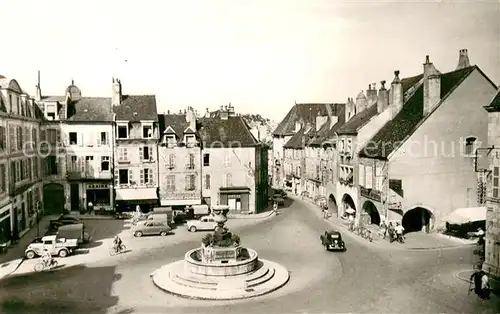 AK / Ansichtskarte Arbois Place de la Liberte Arbois