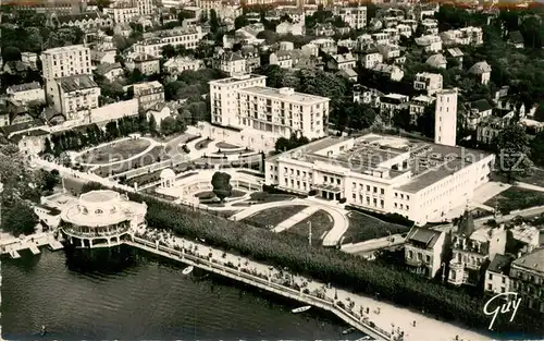 AK / Ansichtskarte Enghien les Bains Etablissement thermal au bord du lac Vue aerienne Enghien les Bains