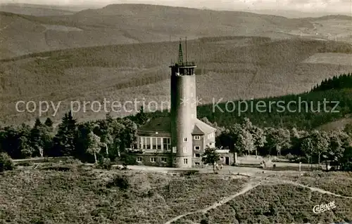 AK / Ansichtskarte Kirchhundem Aussichtsturm Hohe Bracht Stempel Kirchhundem
