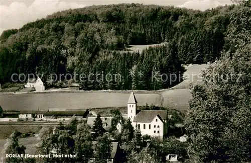 AK / Ansichtskarte Dorlar_Sauerland Ortsmotiv mit Kirche Blick zum Martinshof Dorlar_Sauerland