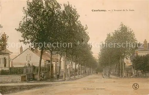 AK / Ansichtskarte Courtenay_Loiret Avenue de la Gare Courtenay Loiret