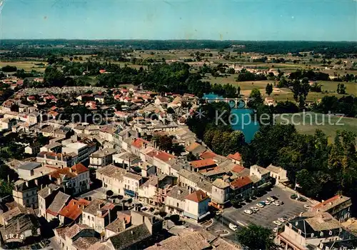 AK / Ansichtskarte Montpon_sur_l_Isle Vue densemble aerienne et les bords de l Isle Montpon_sur_l_Isle