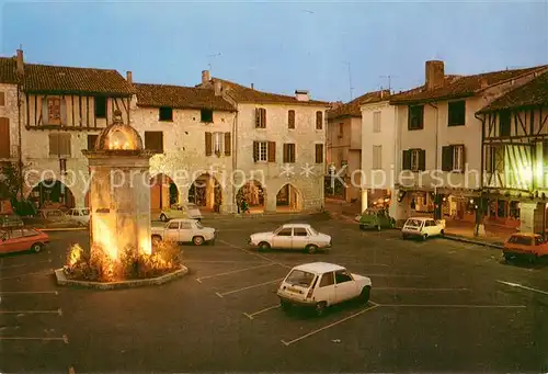 AK / Ansichtskarte Eymet Place Gambetta et la Fontaine Eymet