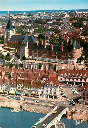 AK / Ansichtskarte Gien_45 Le pont sur la Loire Le Chateau et eglise Sainte Jeanne dArc Vue aerienne 