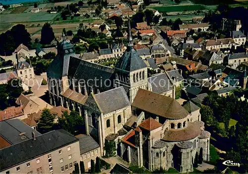 AK / Ansichtskarte Saint Benoit sur Loire Vue aerienne La Basilique et la Loire Saint Benoit sur Loire