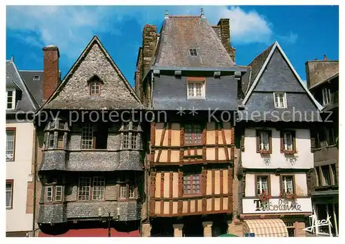 AK / Ansichtskarte Lannion Les vieilles maisons de la Place du Centre Lannion
