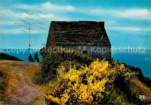 AK / Ansichtskarte Carolles La cabane Vauban et au loin le Mont Saint Michel Carolles