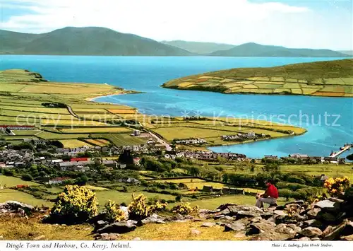AK / Ansichtskarte Kerry_Irland Dingle Town and Harbour  Kerry_irland
