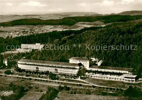 AK / Ansichtskarte Hoexter_Weser Weserbergland Klinik Fliegeraufnahme Hoexter Weser