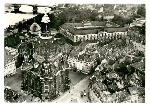 AK / Ansichtskarte Dresden Fliegeraufnahme mit Frauenkirche Dresden