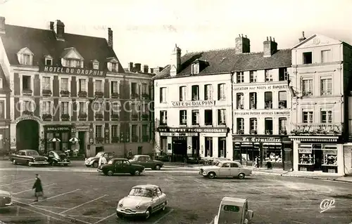 AK / Ansichtskarte Orne_Normandie Place de la Halle et l Hotel du Dauphin Cafe Orne Normandie