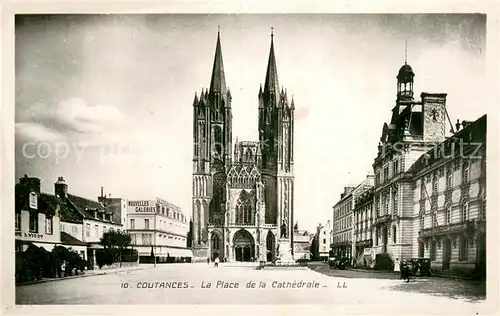 AK / Ansichtskarte Coutances Place de la Cathedrale Coutances