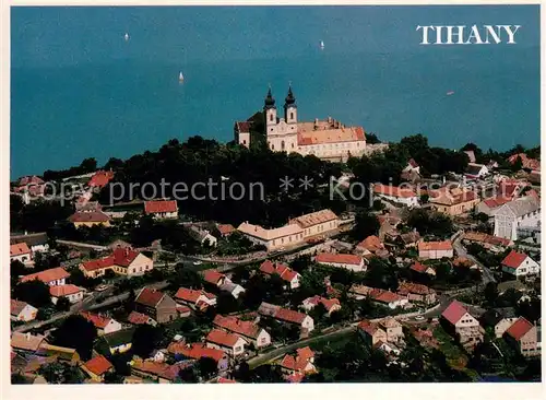 AK / Ansichtskarte Tihany Stadtbild mit Kirche Plattensee Tihany