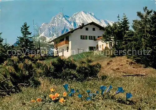 AK / Ansichtskarte St_Anton_Kranzberg Berghaus gegen Wettersteinspitze Enzian Huber Postkarte Nr. 8224 St_Anton_Kranzberg