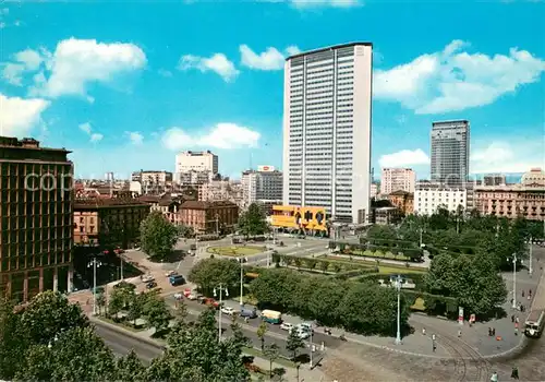 AK / Ansichtskarte Milano Piazza Duca d Aosta e grattacieli Platz Herzog von Aosta Wolkenkratzer Milano
