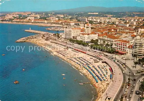 AK / Ansichtskarte Saint Raphael_83 La plage Cote d Azur vue aerienne 