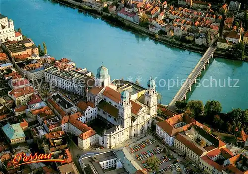 AK / Ansichtskarte Passau Residenzplatz Dom Domplatz Innbruecke Passau