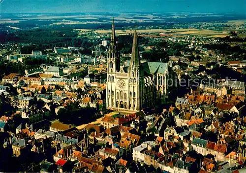 AK / Ansichtskarte Chartres_28 Vue generale aerienne et la Cathedrale 