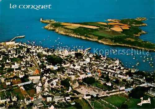 AK / Ansichtskarte Le_Conquet Stadtmitte Hafen und Kermorvan Halbinsel Fliegeraufnahme Le_Conquet