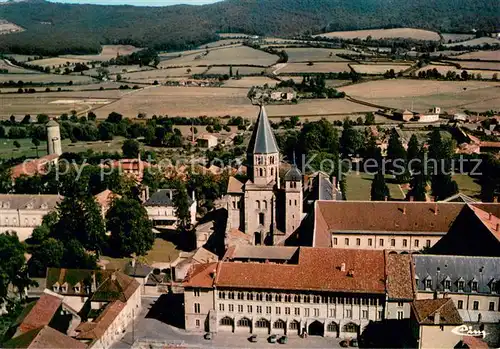 AK / Ansichtskarte Cluny_71 Vue aerienne lAbbaye et Ecole des Arts et Metiers 