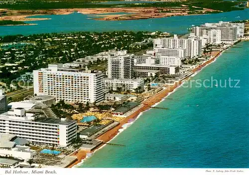 AK / Ansichtskarte Bal_Harbour Aerial view with hotels lining Bal_Harbour