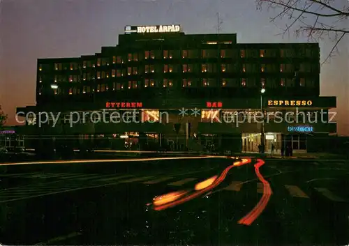 AK / Ansichtskarte Tatabanya Hotel Arpad Nachtaufnahme Tatabanya