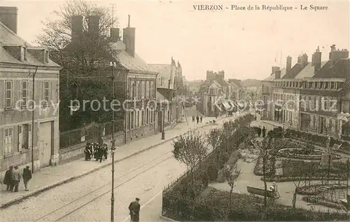 AK / Ansichtskarte Vierzon_18 Place de la Republique Le Square 