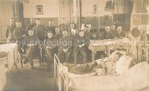 AK / Ansichtskarte Goettingen_Niedersachsen Lazarett Gruppenaufnahme Goettingen Niedersachsen