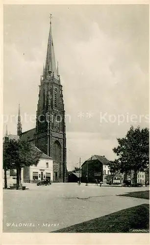 AK / Ansichtskarte Waldniel Markt mit Kirche und Strassenbahn Waldniel