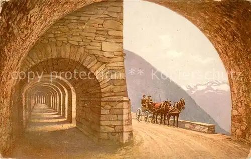 AK / Ansichtskarte Simplon_VS Galerie d hiver Bergtunnel Gebirgsstrasse Pferdekutsche Kuenstlerkarte Simplon_VS