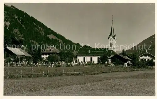 AK / Ansichtskarte Lenk_Simmental Ortspartie Kirche Lenk Simmental