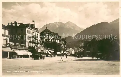 AK / Ansichtskarte Interlaken_BE Bahnhofplatz Interlaken_BE