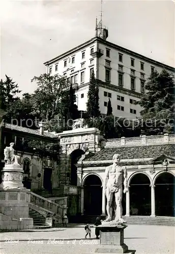 AK / Ansichtskarte Udine Piazza Liberta e il Castello Monumento Udine