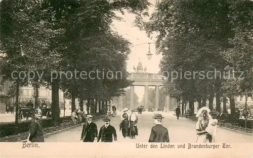 AK / Ansichtskarte Berlin Partie unter den Linden und Brandenburger Tor Berlin